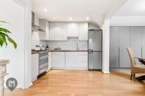23, Holm Oak Close, London SW15 2UN
