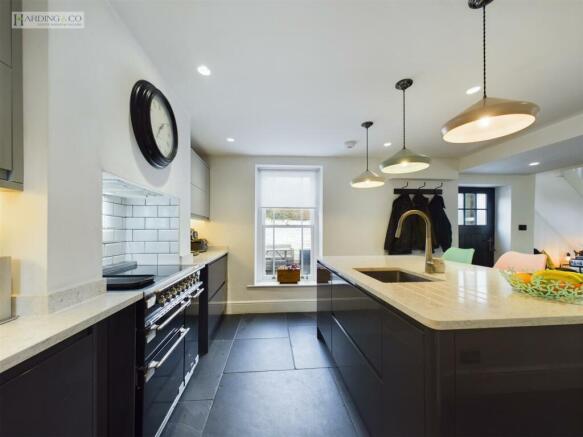 Kitchen .3.jpg