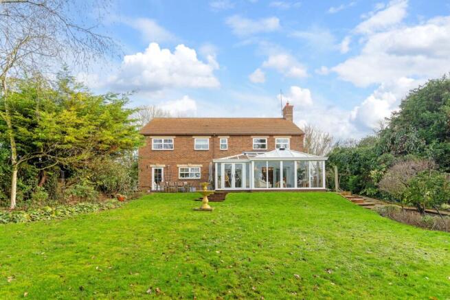 Manor House Gardens, Raunds, Wellingborough, Northamptonshire, NN9 photo 4