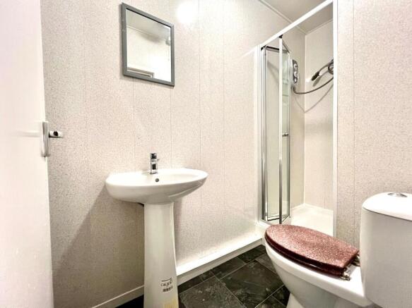1 bed Flat to rent Image 4