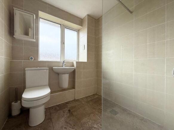 Claverley Green, Luton, LU2 photo 4