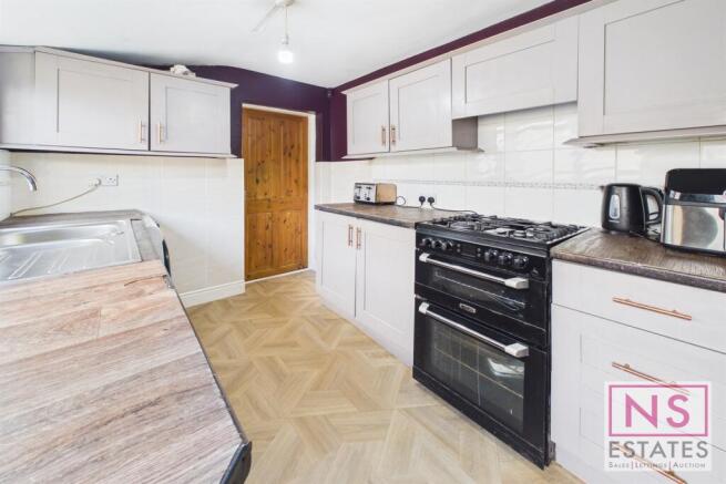 3 bed Terraced for sale Image 10