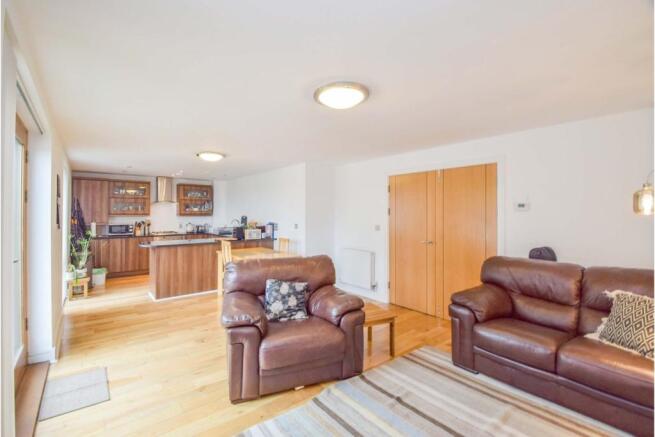 Lounge / Kitchen