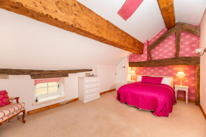 5 bed Barn Conversion for sale Image 12