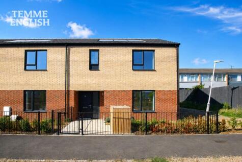 Clarendon Mews, Pitsea, SS13