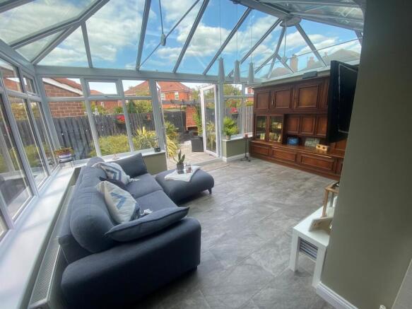4 bed Detached for sale Image 4