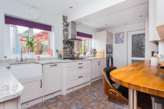 Kitchen/Breakfast...