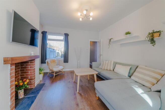 Lounge/Dining Room