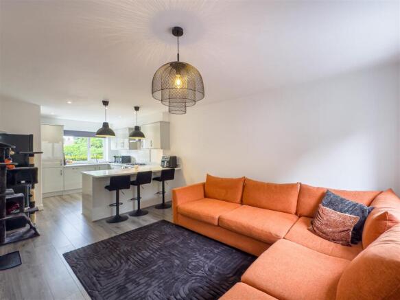 3 bed Terraced for sale Image 2