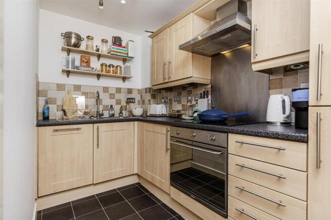 2 bed Apartment for sale Image 11