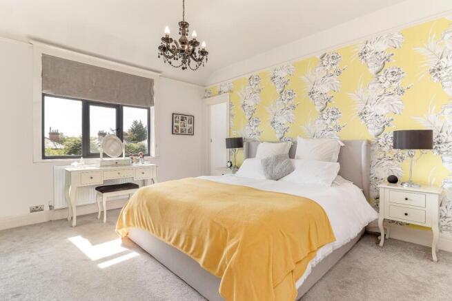 4 bed Detached for sale Image 9