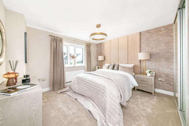 5 bed Detached for sale Image 4