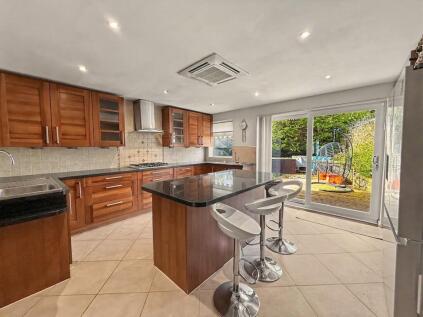 Standmoor Road, Whitefield, M45