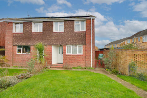 Hedge End! Popular Town Location! No Forward Chain!