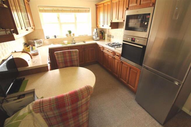 KITCHEN/BREAKFAST ROOM