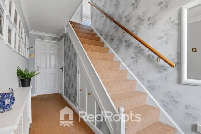 5 bed Detached for sale Image 11
