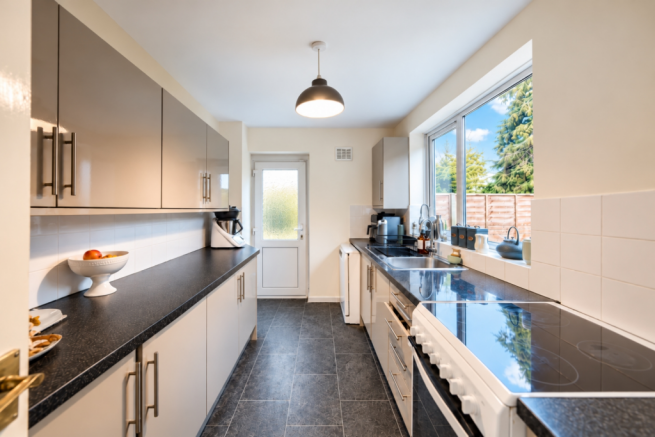 Blue Cap Road, Stratford-upon-Avon, CV37 photo 4