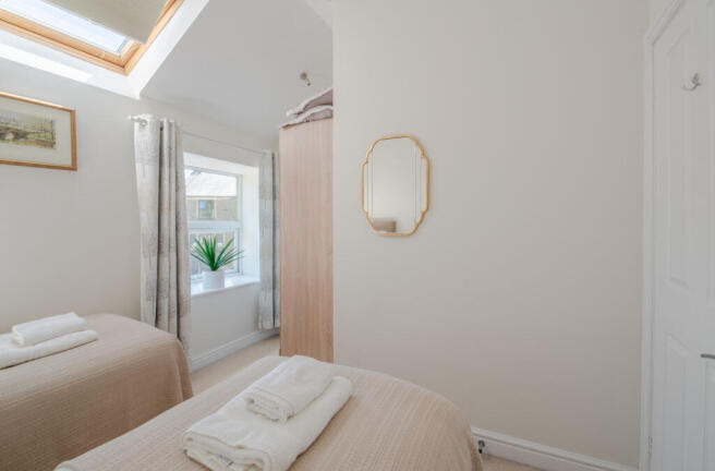 3 bed Terraced to rent Image 12