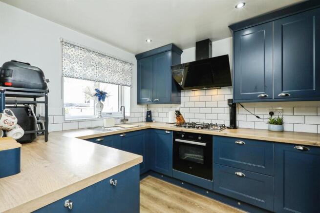 3 bed Semi-Detached for sale Image 4