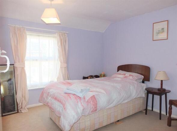 Bedroom 4.jpg