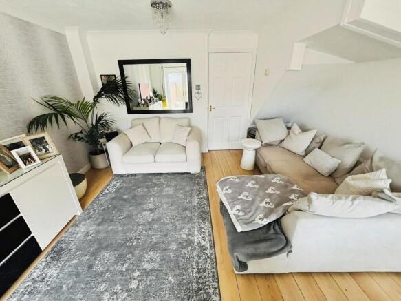 Lounge..JPEH.jpg