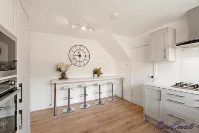 4 bed Detached for sale Image 12