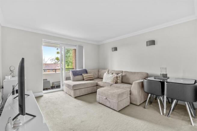 Flat 3, Ridgeway Heights, Ridge Way, HP13 5BE-6.jp