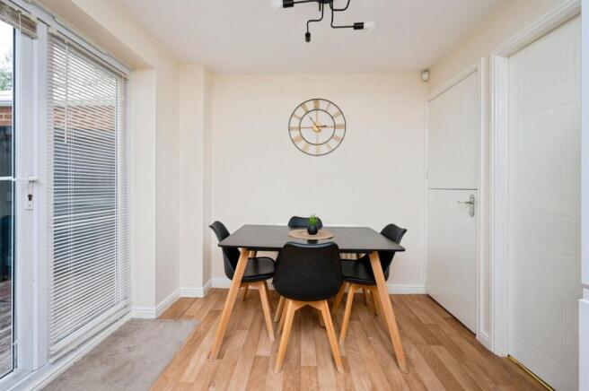 3 bed Town House for sale Image 10