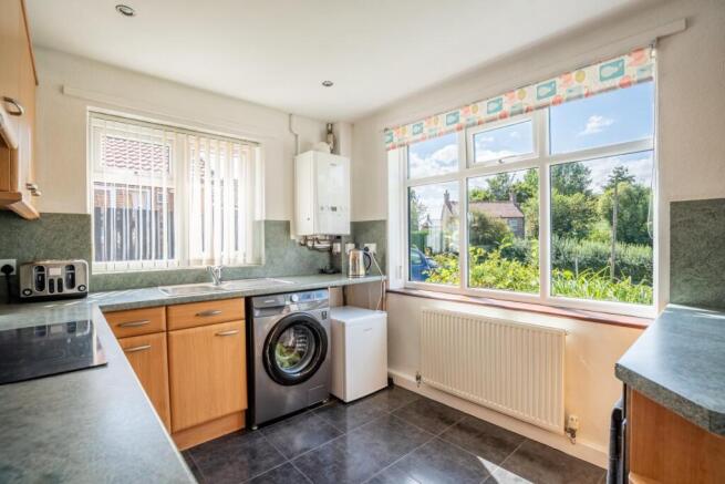 2 bed Detached Bungalow for sale Image 8