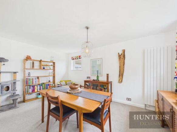 4 bed Detached for sale Image 9
