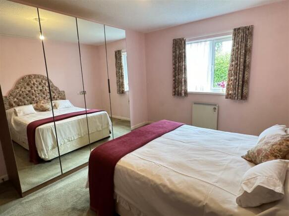 Bedroom: