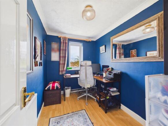 4 bed Detached for sale Image 12