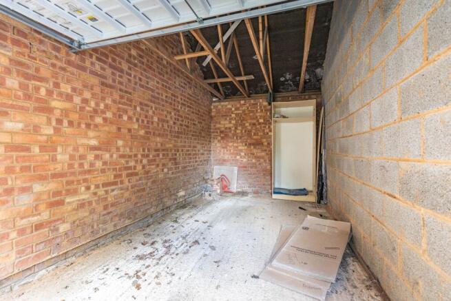 2 bed Terraced to rent Image 10
