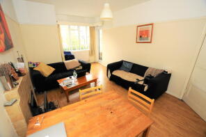 4, Linden Court, Frithville Gardens, London W12 7JJ