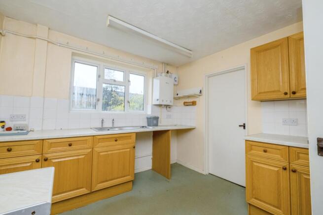 1 Green Way, Burnham, Slough, SL1 8HN