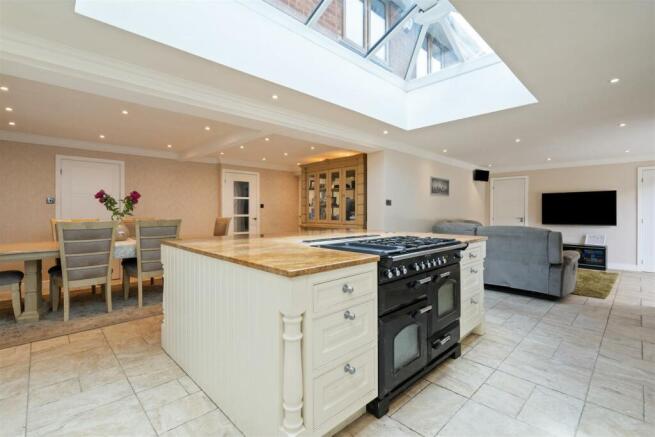 16 Finwood Close-12_lo.jpg