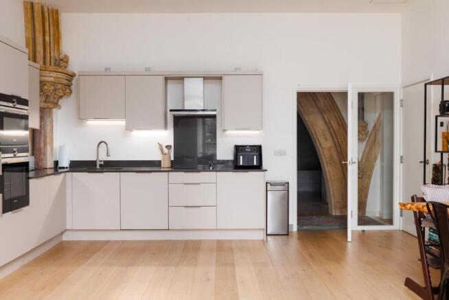 Apt 8 Oakfield Court-20.jpg