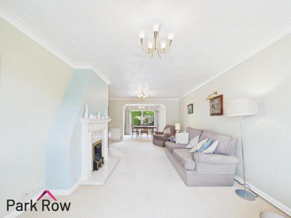 4 bed Semi-Detached for sale Image 8