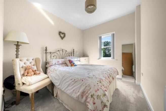 2 bed Flat for sale Image 6