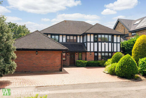 Baas Hill Close, Broxbourne | 3,400 Sq Ft of Family Living, South-Facing Garden & Cul-de-Sac