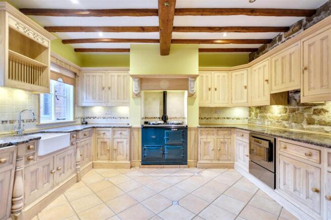 Kitchen_1.jpeg