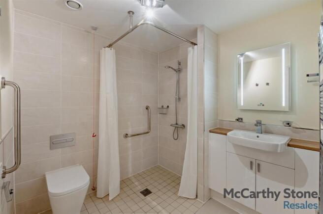 1 bed Apartment for sale Image 8