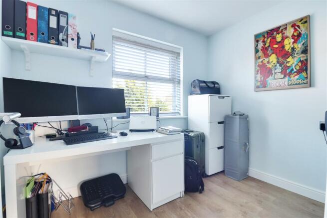 BEDROOM 4