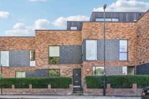 138, Upper Tulse Hill, London SW2 2RR