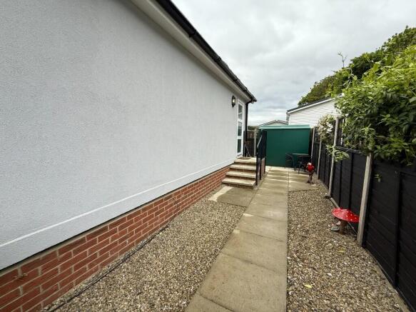 1 bed Detached Bungalow for sale Image 9