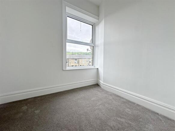 3 bed Terraced for sale Image 10