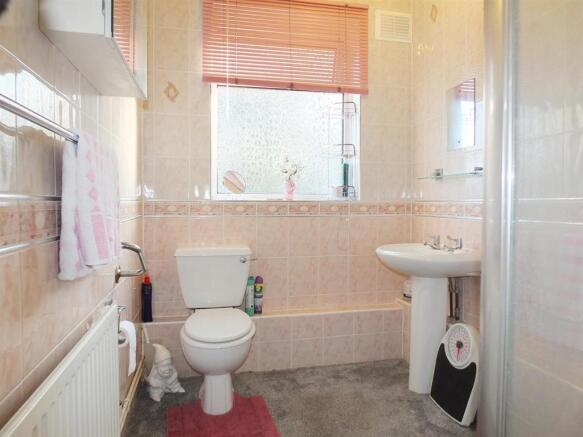 Shower Room.jpg