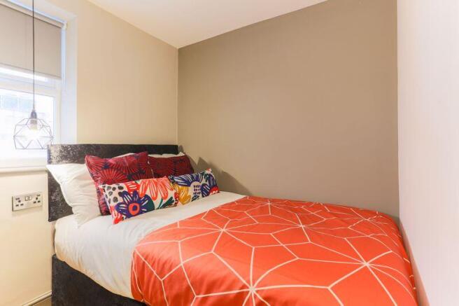 Studio to rent Image 8