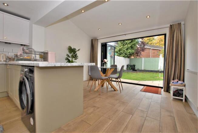 KITCHEN/DINER
