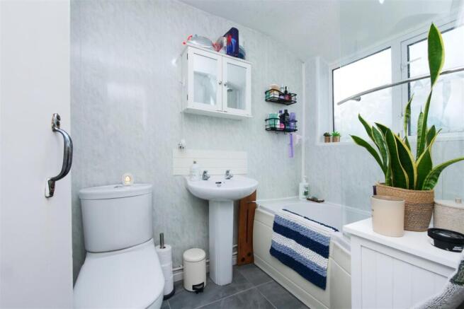 2 bed Terraced for sale Image 4